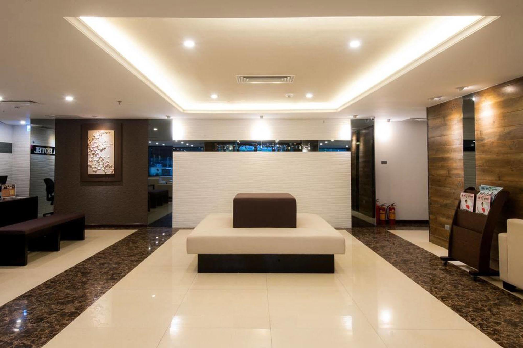 Sakura Hotel Hanoi Exterior foto